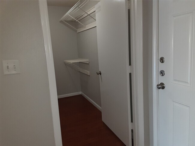 Photo - 146 S Bend Ct