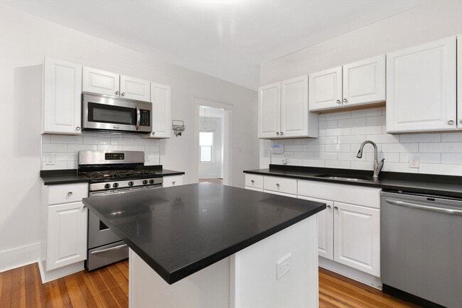 Building Photo - 20-22 Spaulding St Unit 1