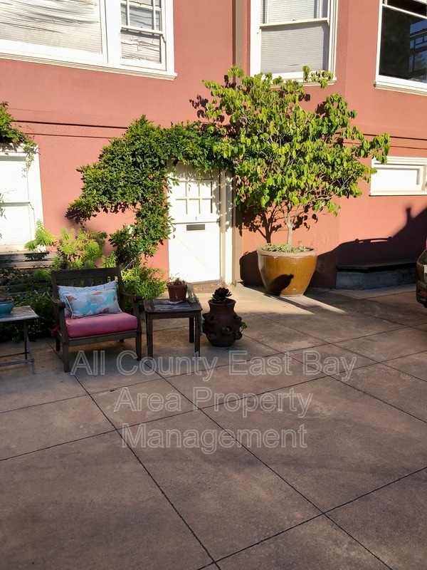 Photo - 2632 Hillegass Ave Unidad E