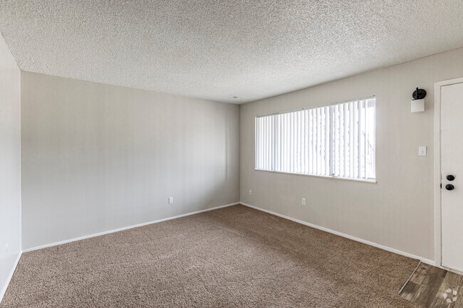 1 BR, 1 BA - 629 SF