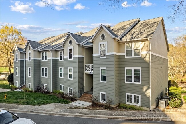 Photo - 19843 Henderson Rd Unit L