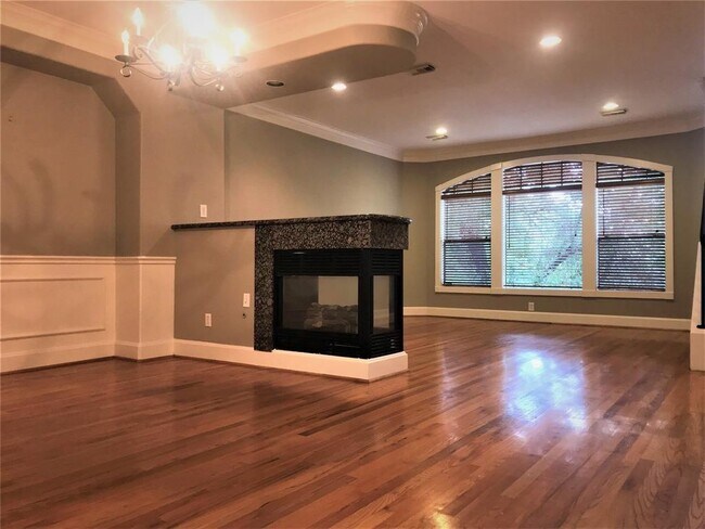 Photo - 2430 Dorrington St Unidad C Rental