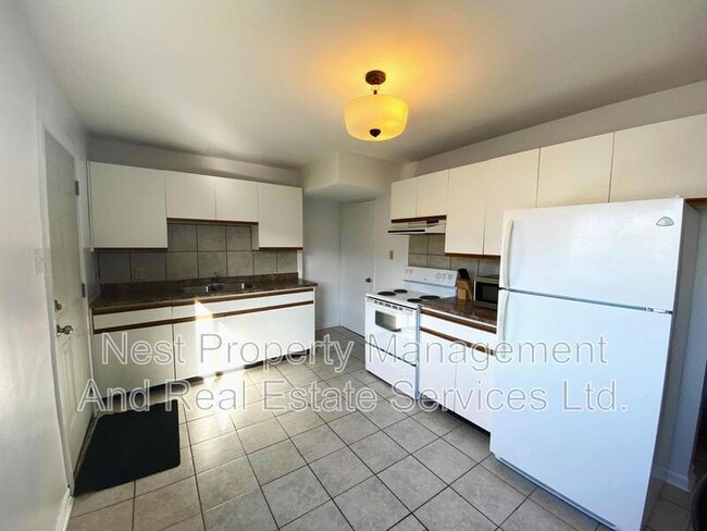 34 Little Wedeene St