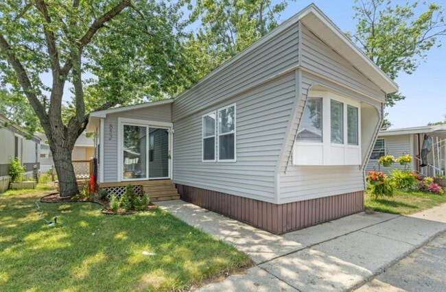 Building Photo - 852 Tarpon St SW