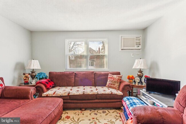 Photo - 657 Childs Ave Unidad 1st Floor