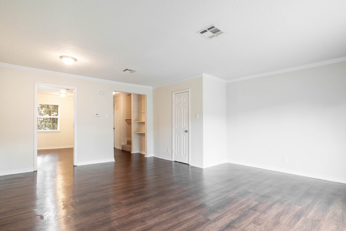 Photo - 1960 Camelot St Unidad Regency