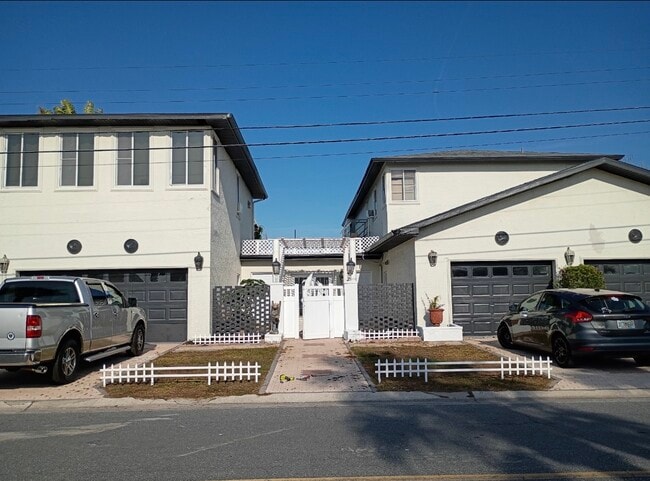 Building Photo - 513 55th Ave Unit Master Suite