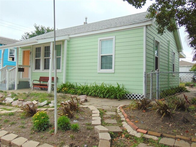 Photo - 1914 52nd St Unit 1