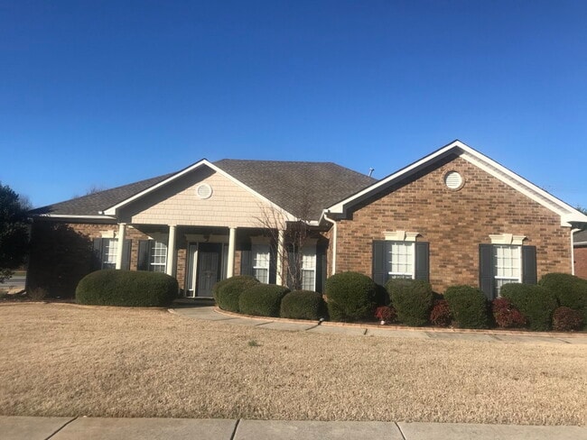 Photo - 113 Commonwealth Ct