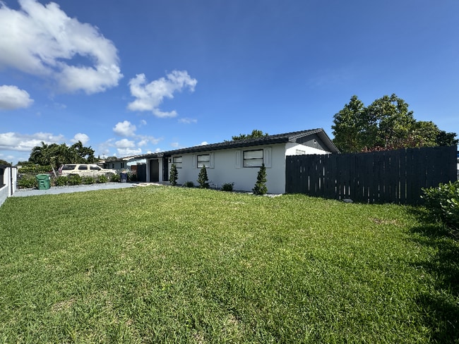 Photo - 19323 SW 116th Ave