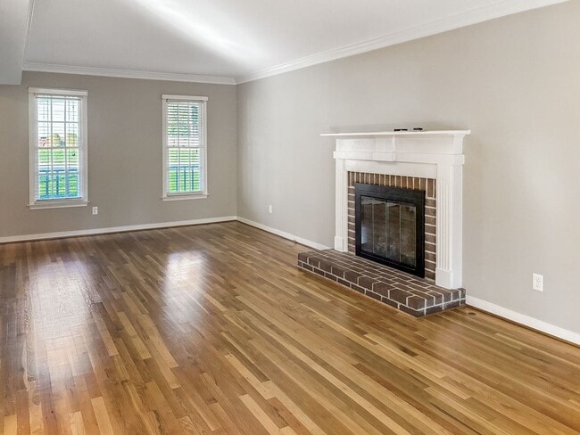 Photo - Spacious 4 Bedroom in Kings Charter