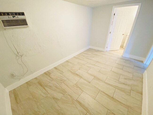 Photo - 2230 NW 51st Terrace Unidad 2