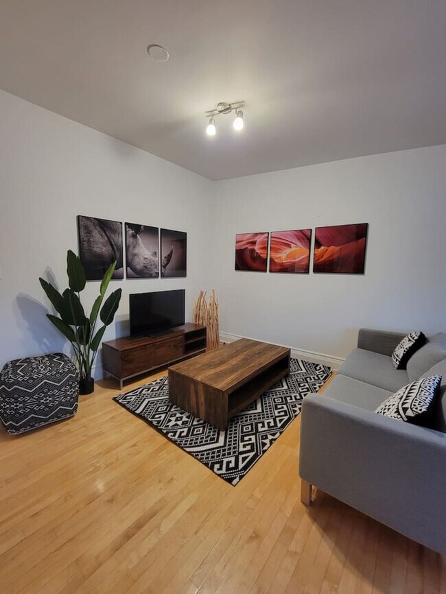 Photo - 4072 R. Drolet Unit ID1222991P