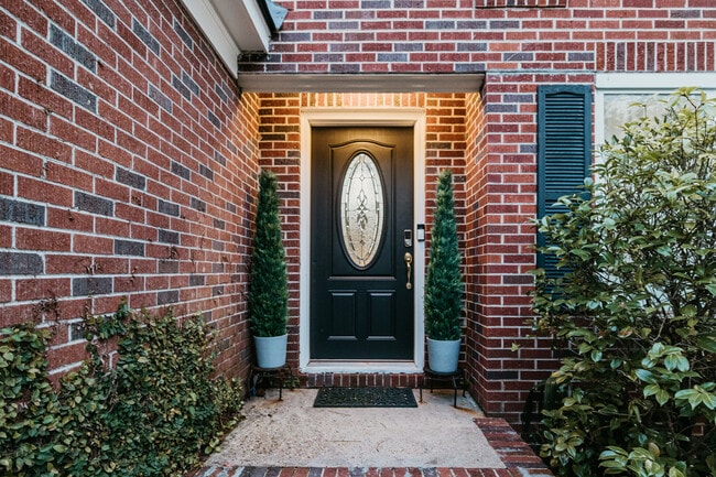 Photo - 944 Lakeview Dr