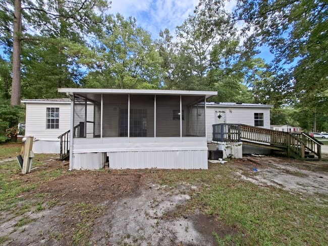 111 Carnes Blvd