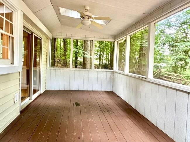 Photo - 106 Oak Spring Ct