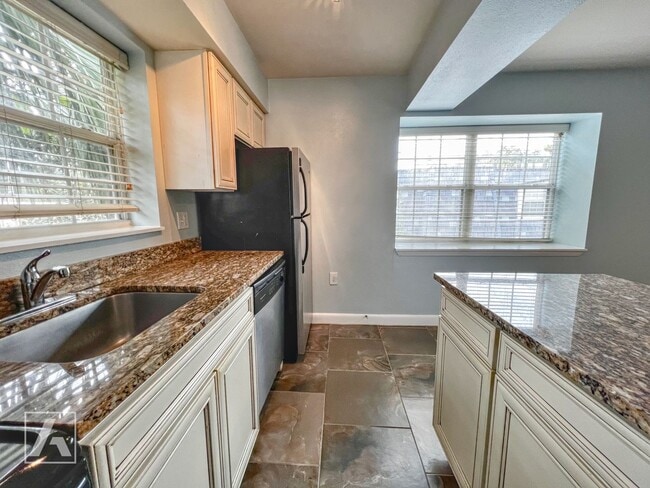 Photo - 813-819 Irma Ave Unit 817#1