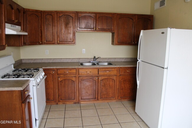 Photo - 8421 Mercury St