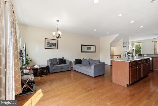 Photo - 10739 Hinton Wy