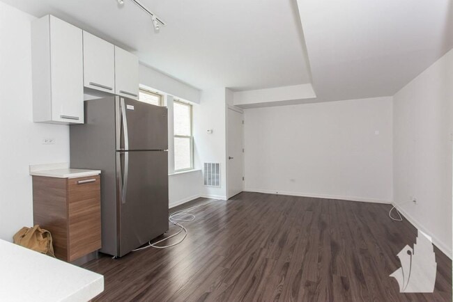 Photo - 925 W Carmen Ave