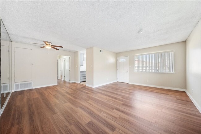 Photo - 4617 Palm Ave