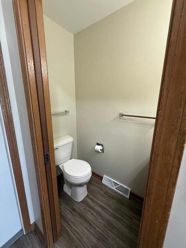 Photo - 153 Spuhler Dr
