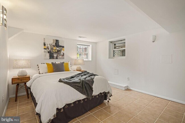 Photo - 3001 13th St NW Unit B