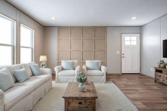 Photo - 1800 Oak Grove Rd E