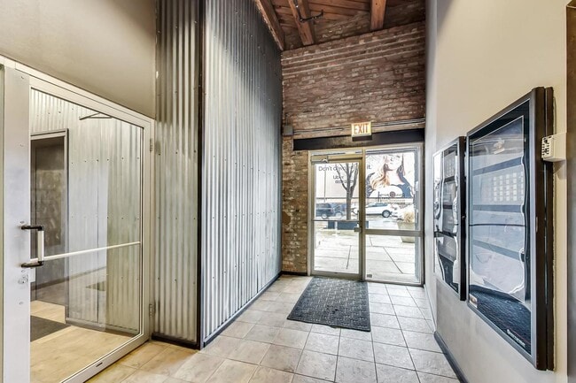 Photo - 626 W Randolph St Unit 302