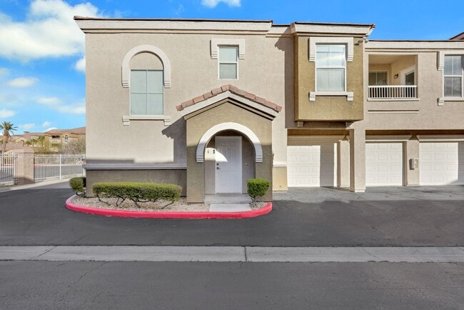 Building Photo - Upgraded Townhouse in Summerlin