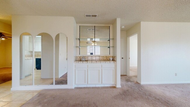 Photo - 1027 W Dakota Ave