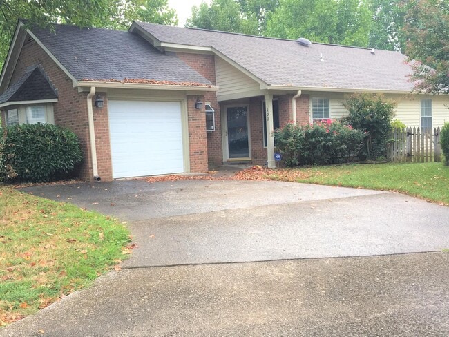 Photo - 100 Meridian Ct