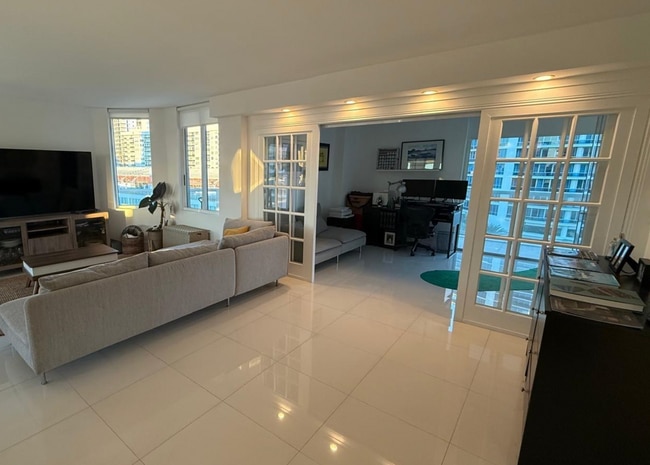 Photo - 5900 Collins Ave Unit 1008