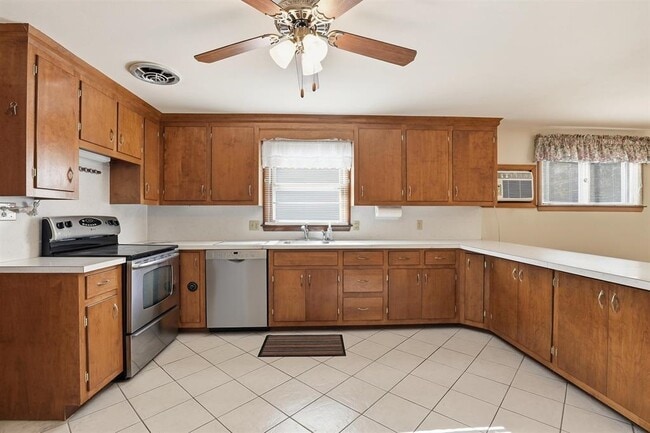 Photo - 699 Chestnut St