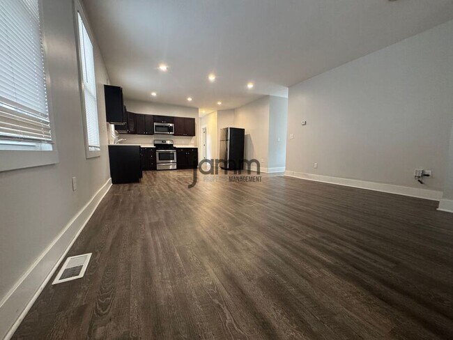 Photo - 1960 Randall Rd Unit Lower