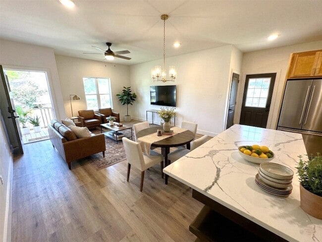 Photo - 1002 E 33rd St