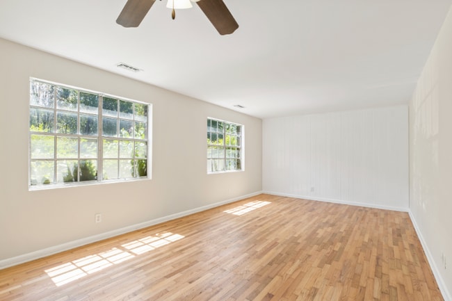 Photo - 1380 Church St