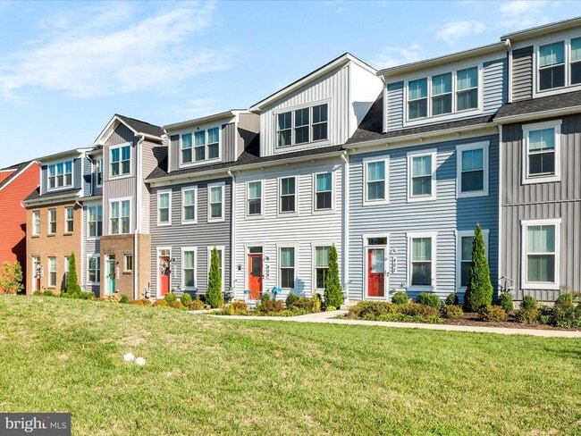 Photo - 404 Waverley Dr
