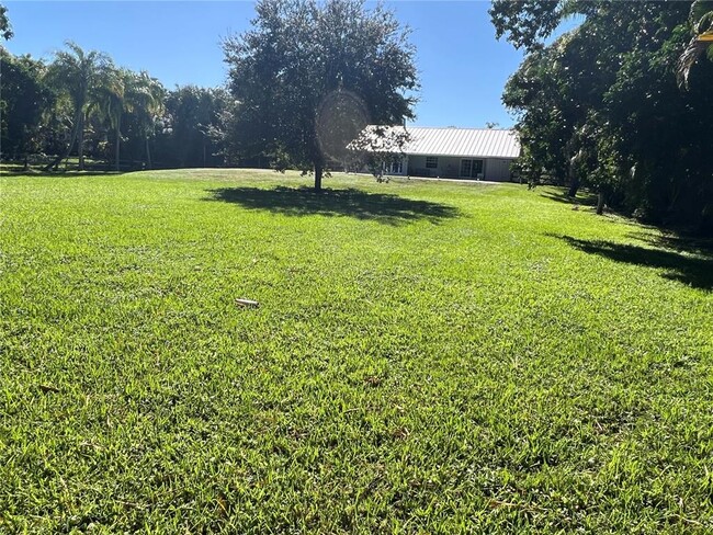 Photo - 11501 SW 3rd St