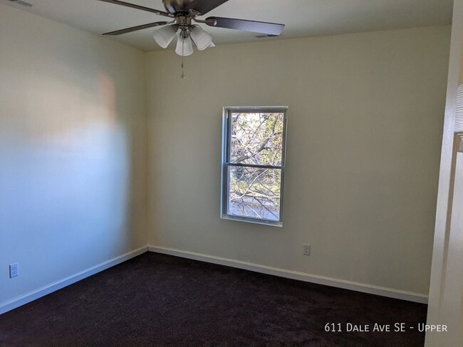 611 Dale Ave SE Unit Upper