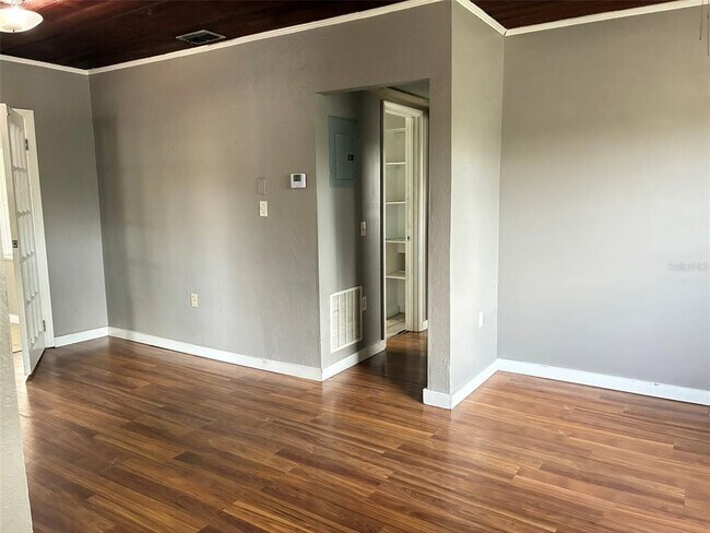 Photo - 1555 Michigan Ave