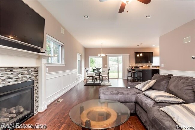 Photo - 2806 Benjamin Ave