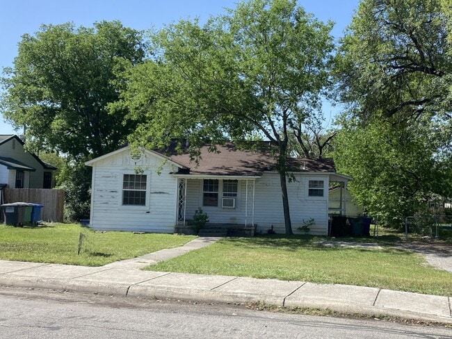 Building Photo - 2 Bedroom/2 Bath University Park Subdivision