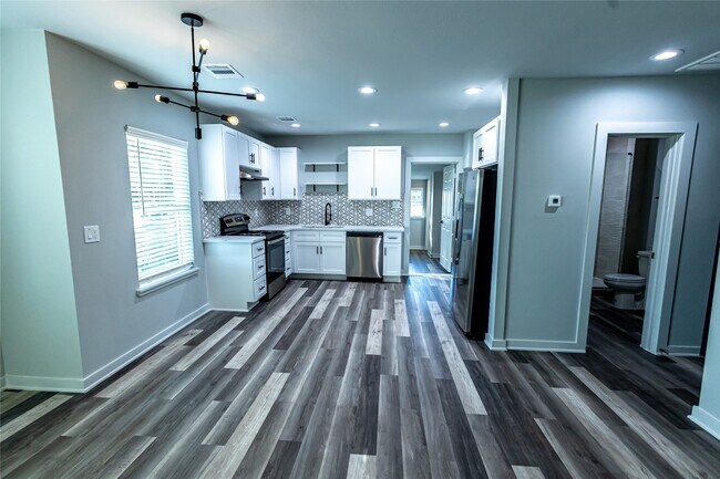 Photo - 102 Marsden St Unit 4