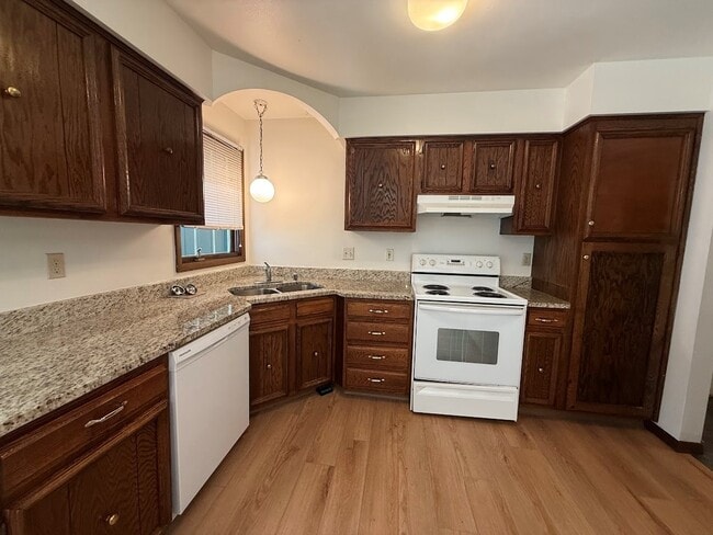 Photo - 5106 Raymond Rd