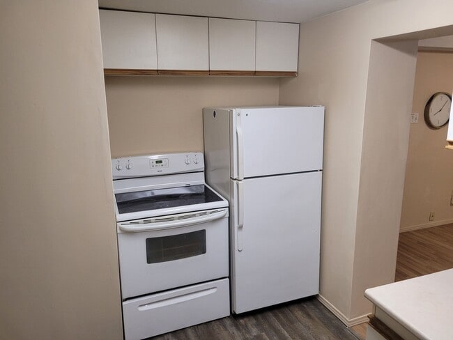 Photo - 76 Cedar St Unit Lower