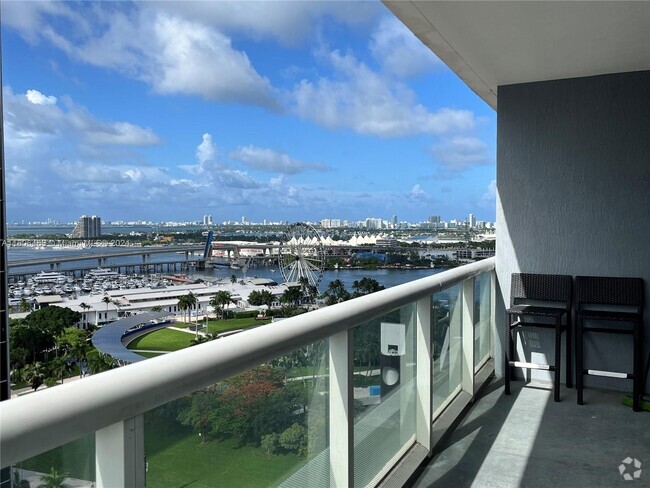 Building Photo - 50 Biscayne Blvd Unit 1801 Rental