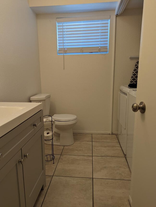 Photo - 306 E Ludlow Dr