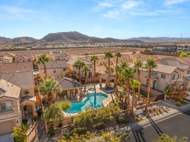 Photo - **MOVE IN SPECIAL! ONE MONTH FREE W/ 14 MONTH LEASE**