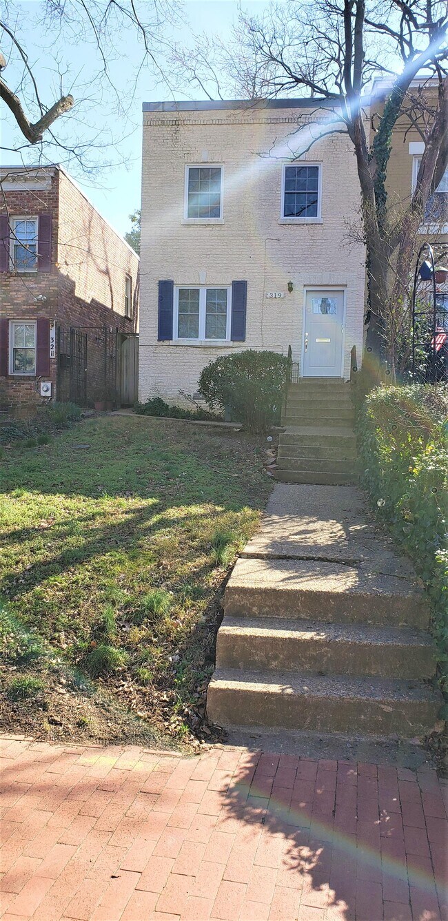 Building Photo - 319 South Carolina Ave SE Rental